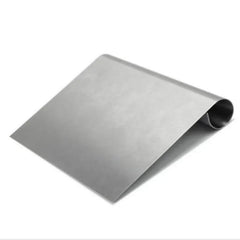 مكشط وقاطع العجين