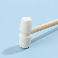 مطرقة خشب صغير