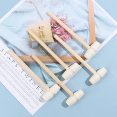 مطرقة خشب صغير