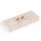 علبة فاخرة للشكولاتة والحلويات بنافذة شفافة اللون بيجي بزخارف ذهبية