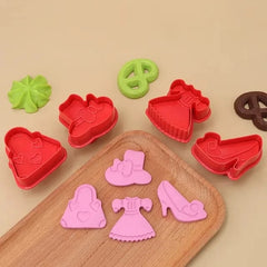 Girl's fashion plastic cutters, 4 pieces 